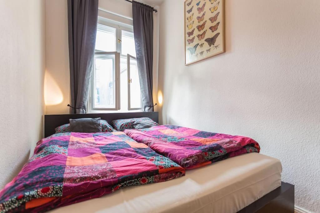 Zentrale Altbauwohnung Im Helmholtzkiez Berlin Exterior foto