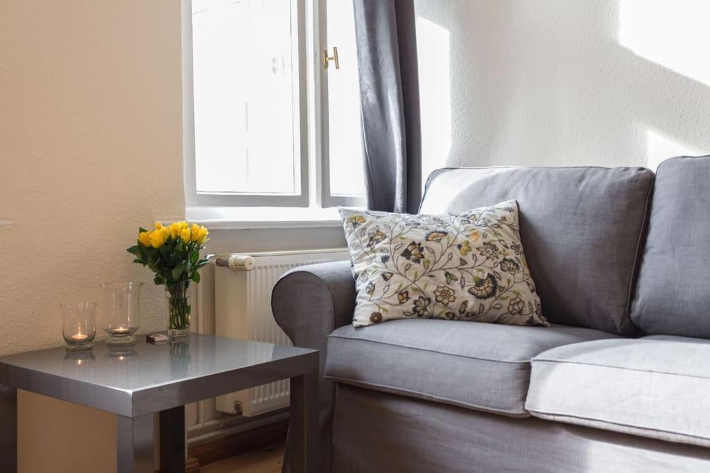 Zentrale Altbauwohnung Im Helmholtzkiez Berlin Exterior foto